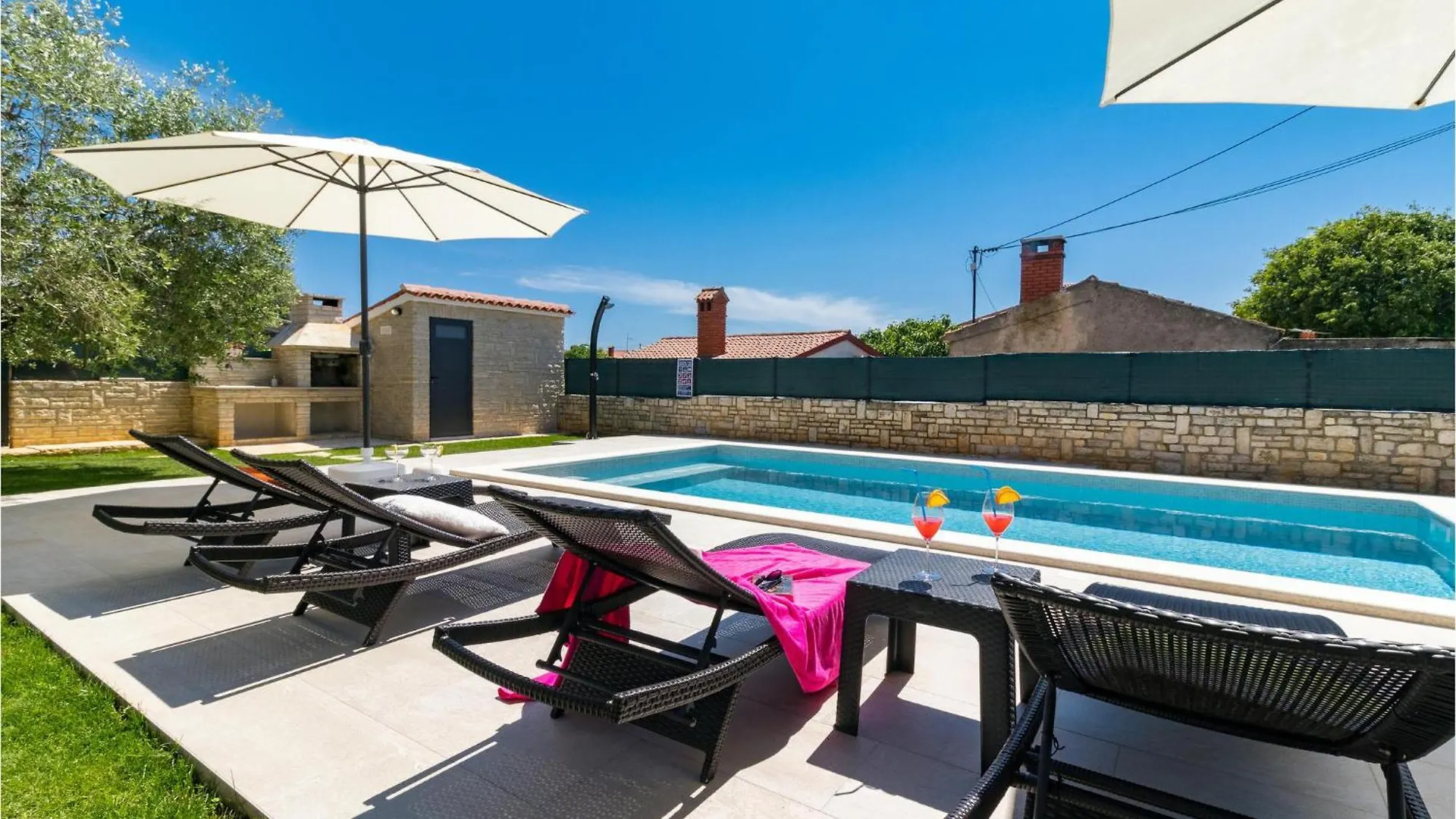 Gorgeous Home In Galizana With Kitchen Holiday home