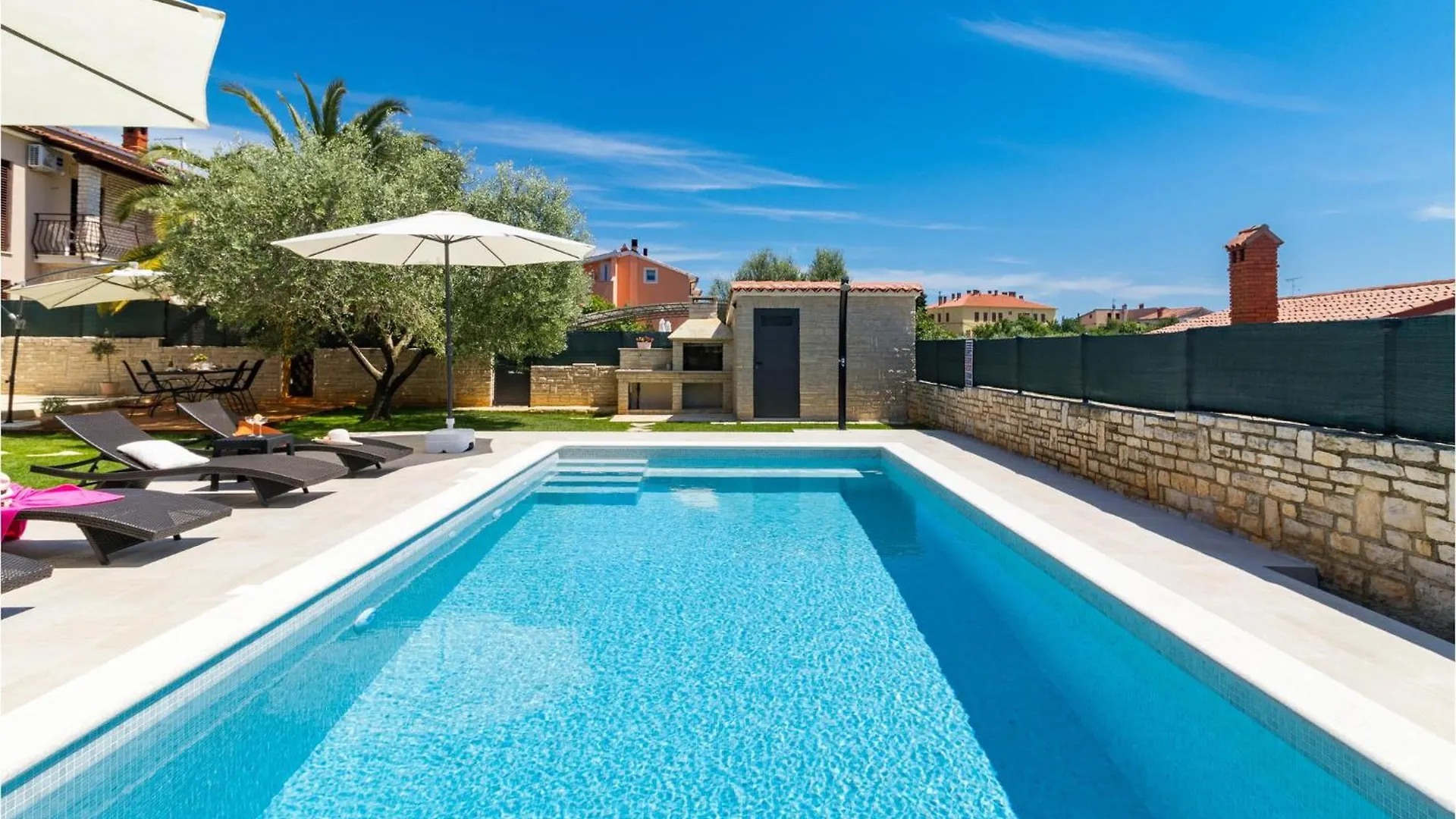 Gorgeous Home In Galizana With Kitchen 0*,