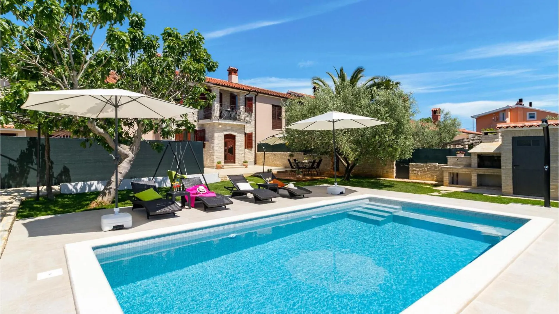 Gorgeous Home In Galizana With Kitchen