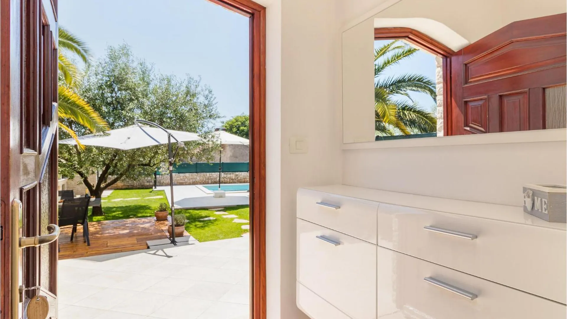 Dom wakacyjny Gorgeous Home In Galizana With Kitchen Chorwacja